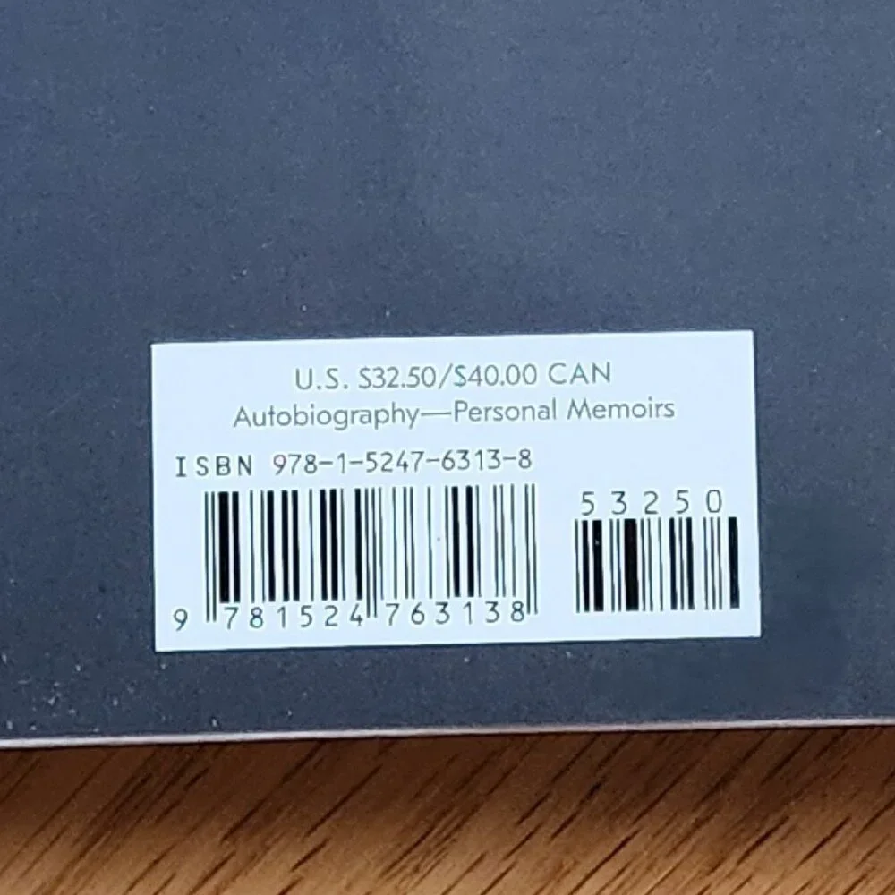 Becoming Hardcover By Michelle Obama - Picture 8 of 8